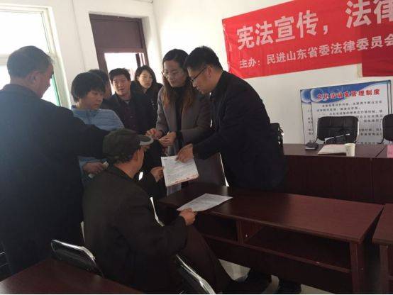 民進(jìn)山東省委法工委深入基層開展“憲法宣傳、法律咨詢進(jìn)村(社區(qū))”活動(dòng)